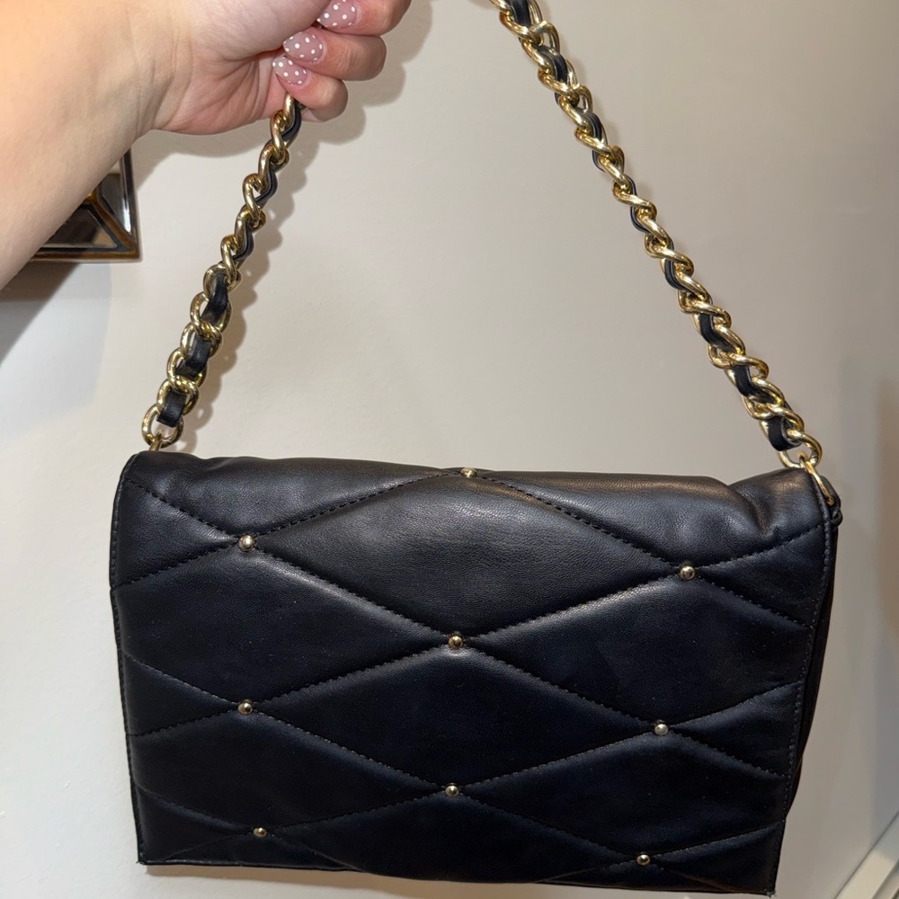 Elegant Black Quilted Handbag